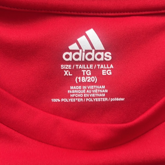 Adidas Youth Red Tshirt XL (18-20) Never Worn - Picture 2 of 2
